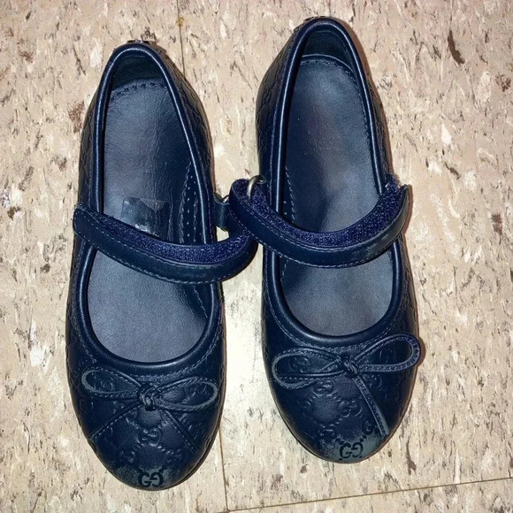 Girls GUCCI Navy Blue Leather Logo Embossed Ballet Flat Shoes Sz 24 US 8 Toddler - Picture 2 of 13
